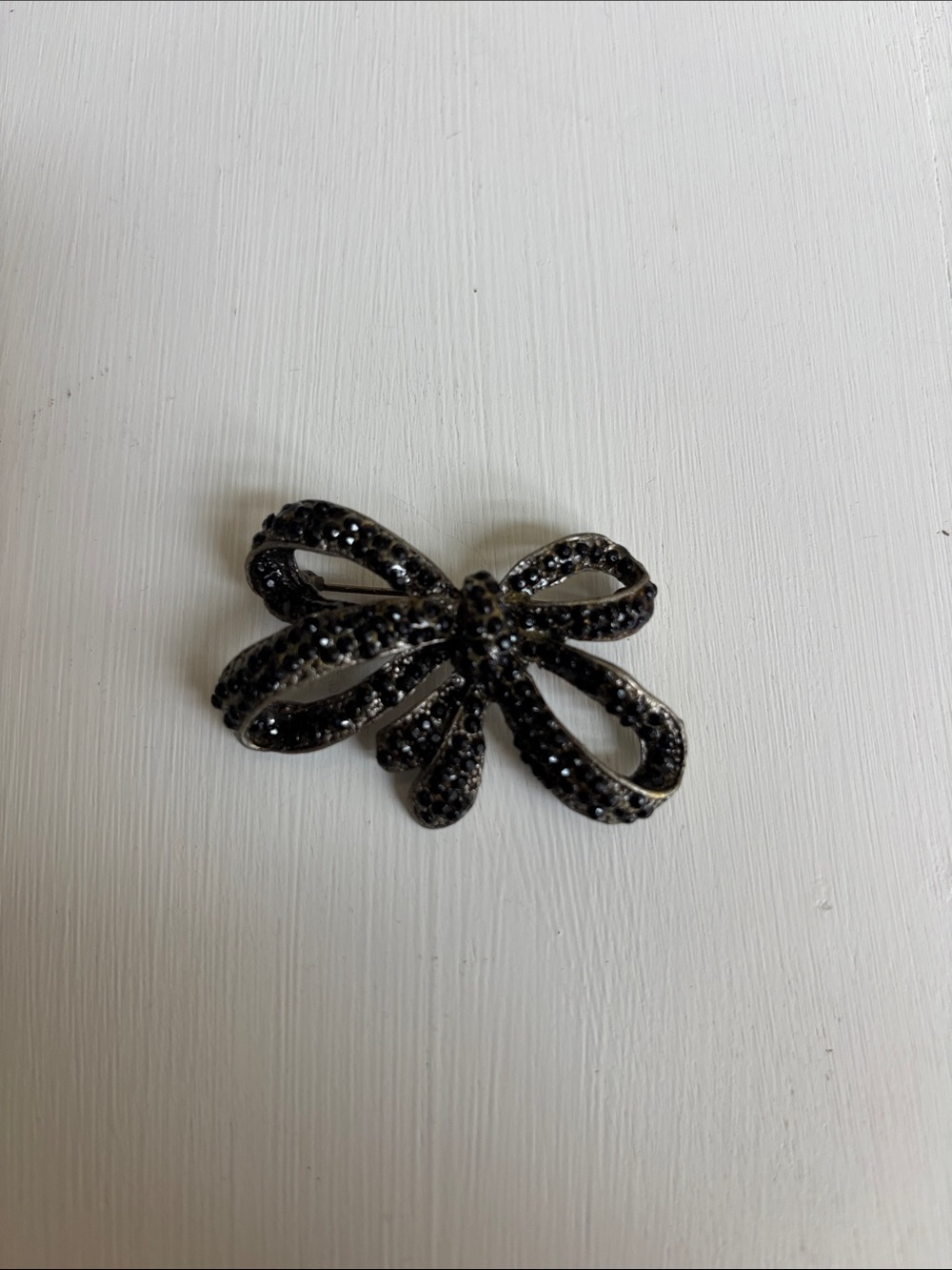 Vintage Black Crystal Bow Pin Brooch - Elegant Women’s Accessory